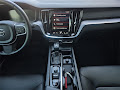 2020 Volvo S60 T6 Momentum