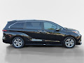 2023 Toyota Sienna Platinum