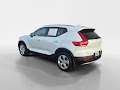 2022 Volvo XC40 Momentum