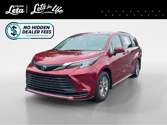 2025 Toyota Sienna LE