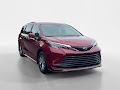 2025 Toyota Sienna LE