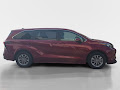 2025 Toyota Sienna LE