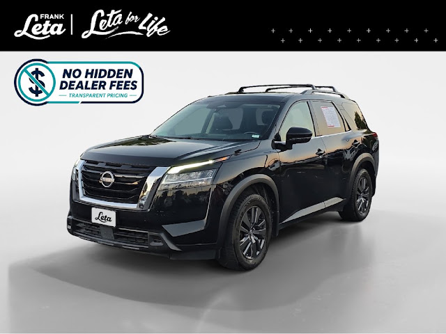 2022 Nissan Pathfinder SV