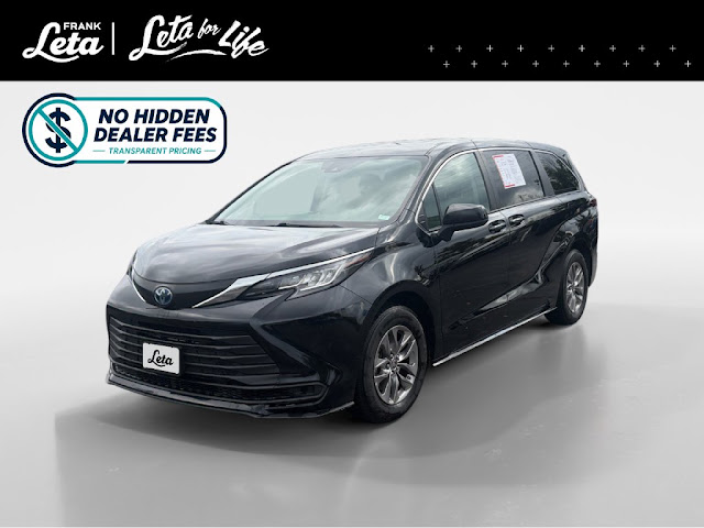 2023 Toyota Sienna LE